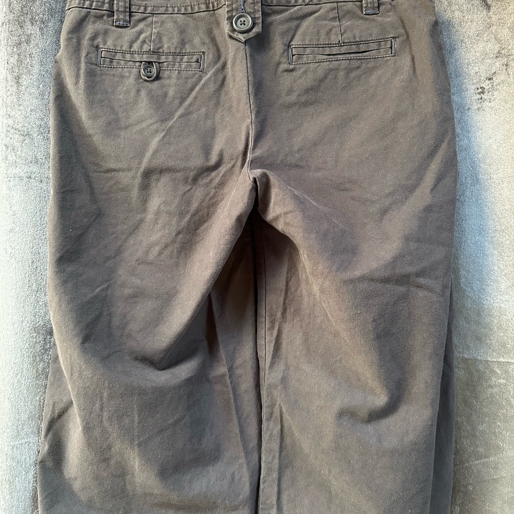 Old Navy Women’s Crop Pants.  Size 4.  New with tags.